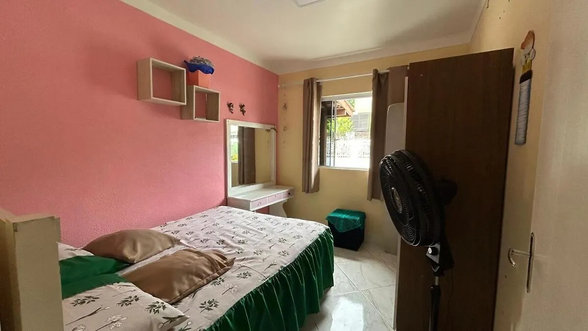 Casa Espacosa Para Ate 10 Pessoas Em Bombinhas Feriehus