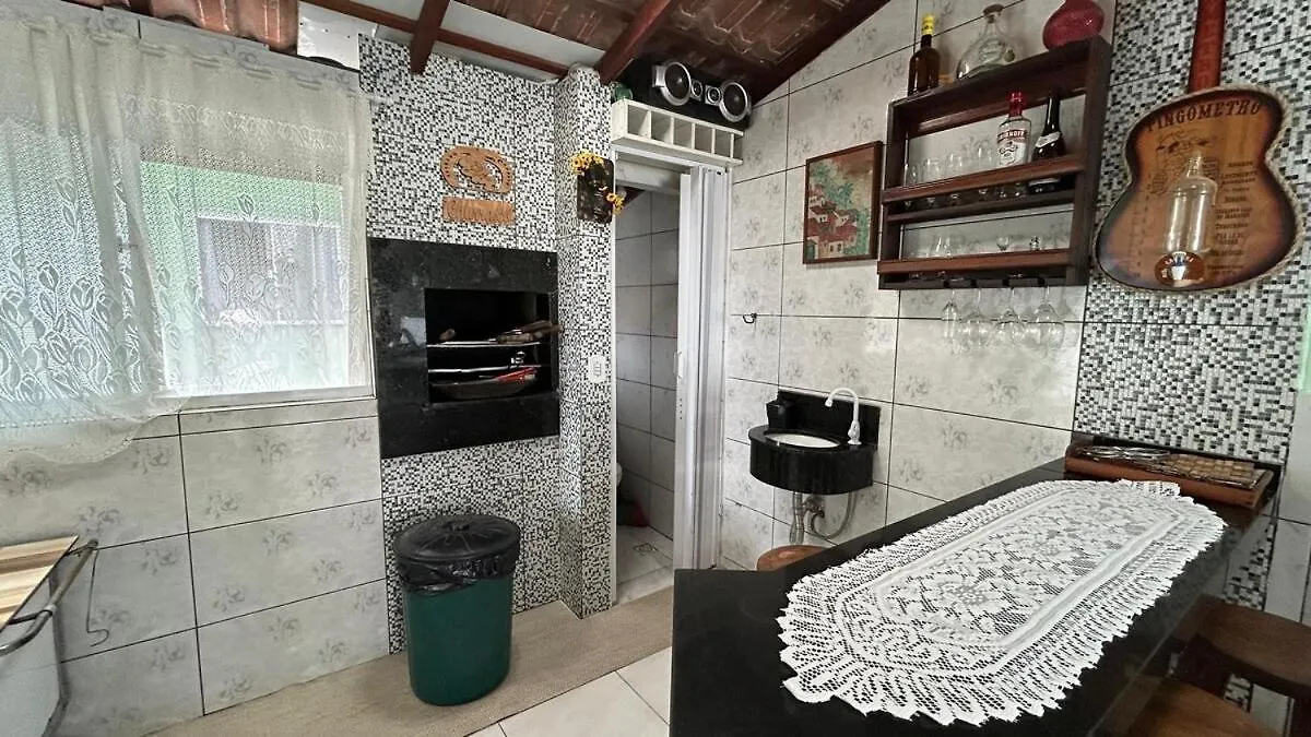 Feriehus Casa Espacosa Para Ate 10 Pessoas Em Bombinhas